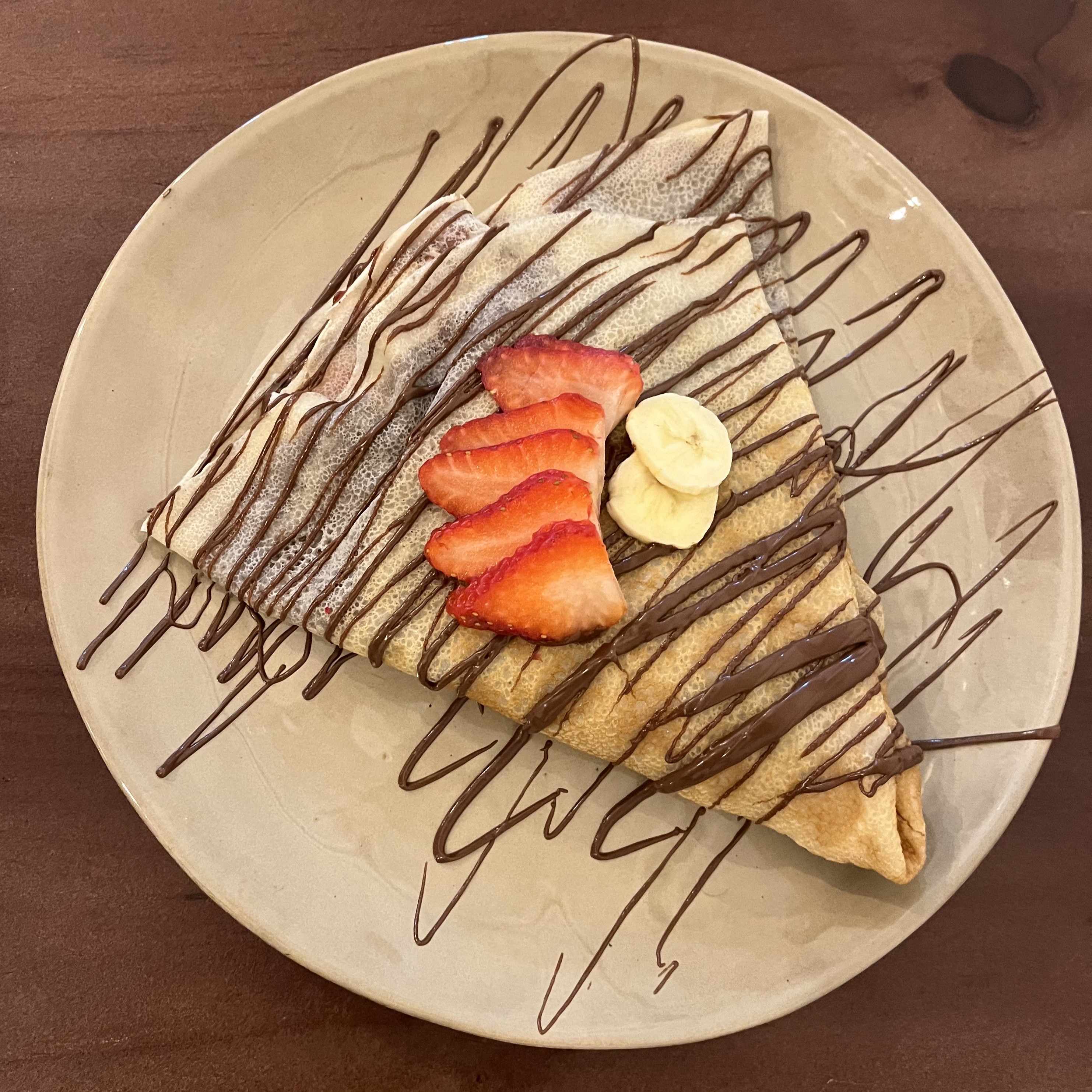 Crêpe dulce con frutas frescas